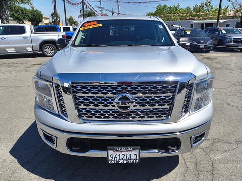Used 2018 Nissan Titan SV image 17