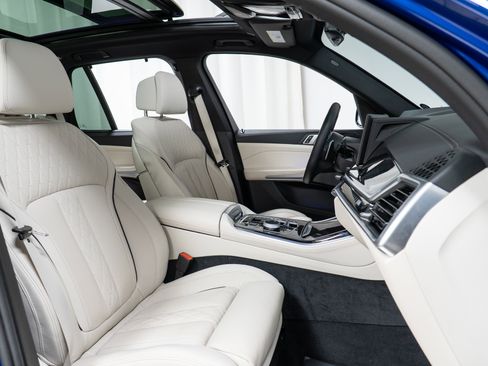 Certified 2025 BMW X5 M60i image 22