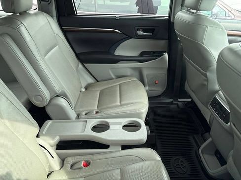 Used 2016 Toyota Highlander Limited AWD/4WD image 8