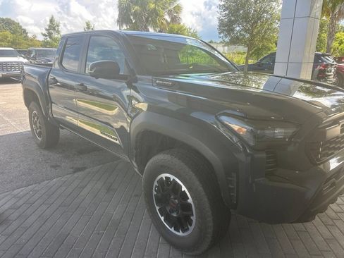Used 2026 Toyota Tacoma TRD Off-Road w/ TRD Off Road Premium Package AWD/4WD image 2