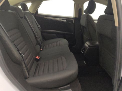 Used 2019 Ford Fusion SE FWD image 19