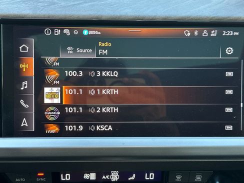 Used 2023 Audi Q4 e-tron Premium Plus w/ Premium Plus image 18