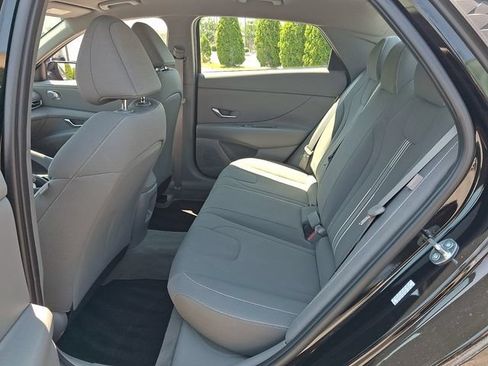 Used 2024 Hyundai Elantra SEL FWD image 10