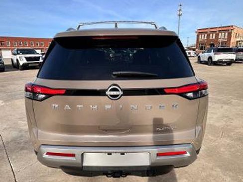 Certified 2024 Nissan Pathfinder Platinum image 9