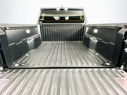 Used 2025 Toyota Tacoma TRD Off-Road image 27