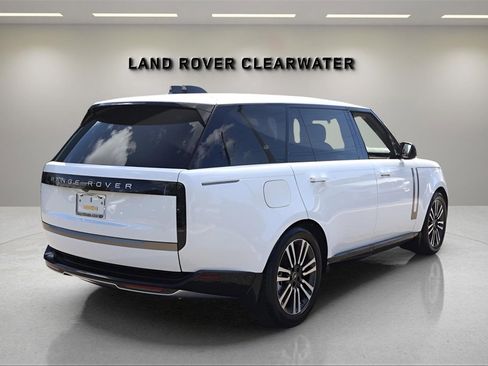 New 2025 Land Rover Range Rover Long Wheelbase SE image 5