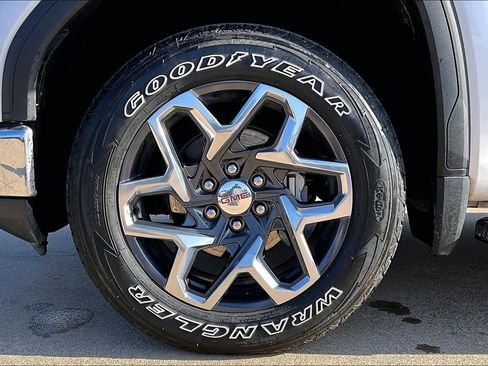 Used 2023 GMC Sierra 1500 SLT image 11