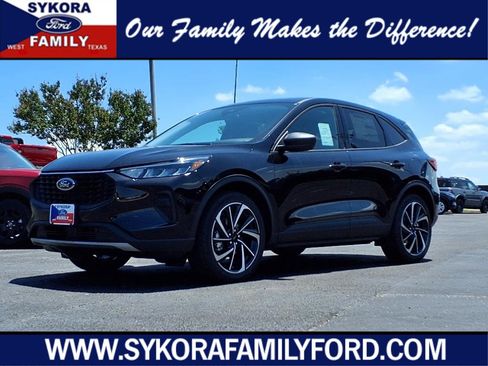 New 2025 Ford Escape Active w/ Cold Weather Package image 1