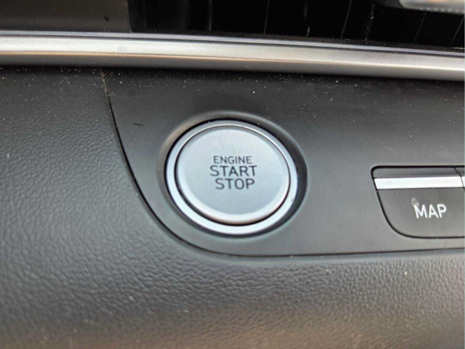 Used 2025 Hyundai Elantra SEL FWD image 26