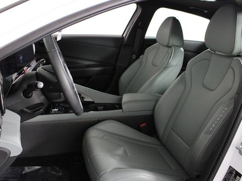 Certified 2025 Hyundai Elantra Limited image 20