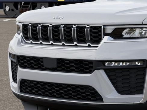 New 2026 Jeep Grand Cherokee L Limited AWD/4WD image 19