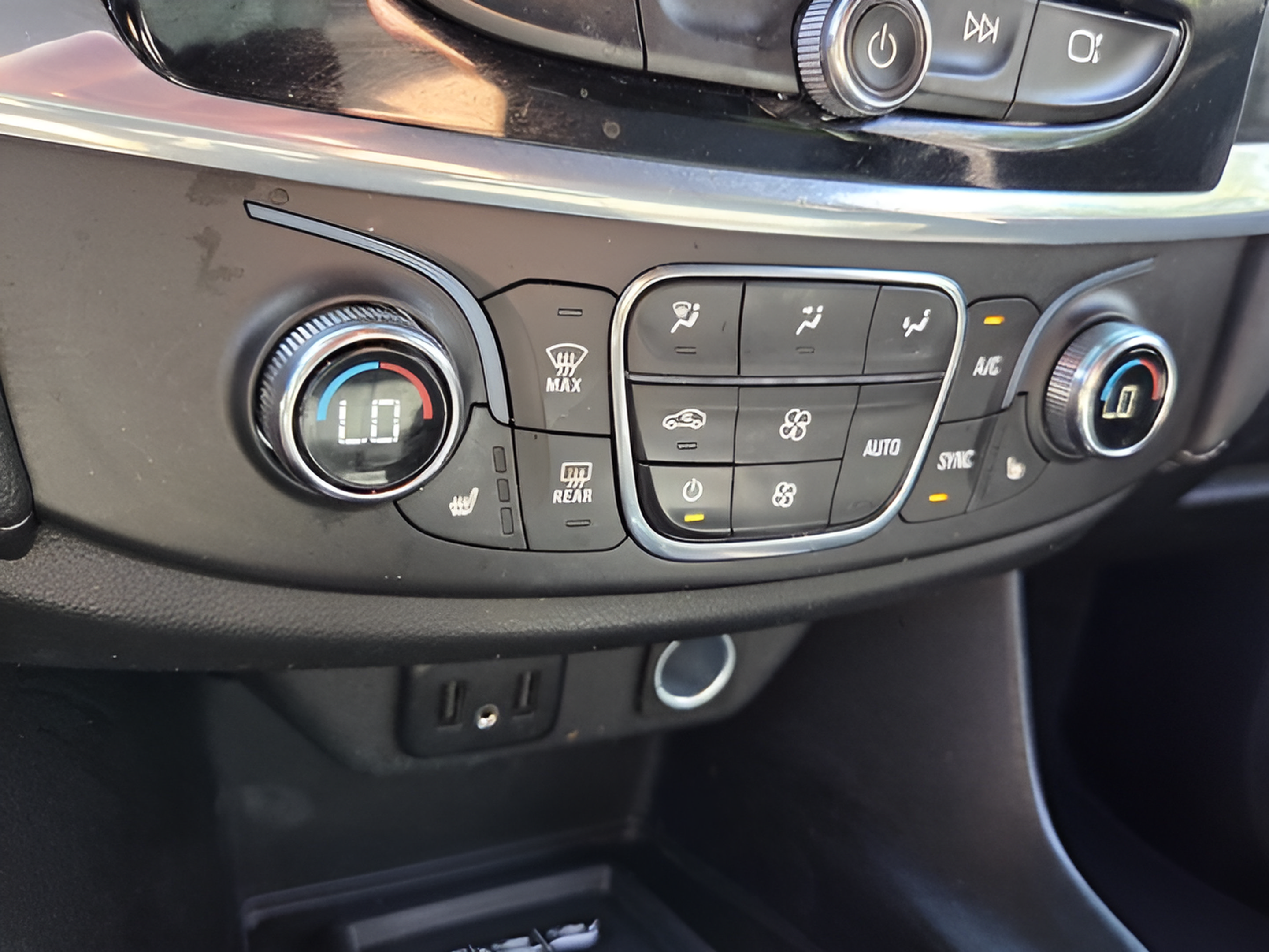 Certified 2023 Chevrolet Traverse LT FWD image 25