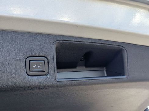 Used 2019 GMC Terrain Denali w/ Advanced Safety Package image 34