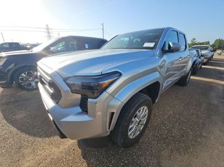 Used 2025 Toyota Tacoma SR5 AWD/4WD video 1