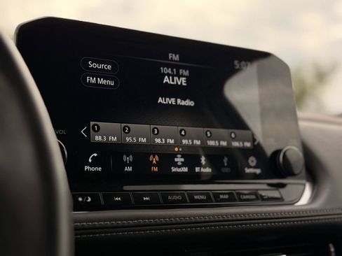 Used 2022 Nissan Rogue SL w/ SL Premium Package image 26