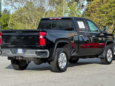 Used 2022 Chevrolet Silverado 2500 LTZ w/ LTZ Premium Package AWD/4WD image 5