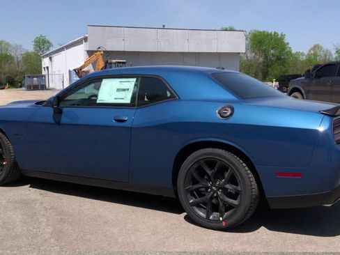 Used 2022 Dodge Challenger R/T w/ Blacktop Package image 5