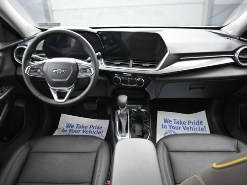Used 2024 Chevrolet Trax ACTIV w/ Sunroof Package FWD image 18