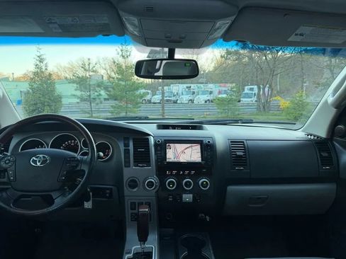 Used 2011 Toyota Sequoia Platinum AWD/4WD image 25