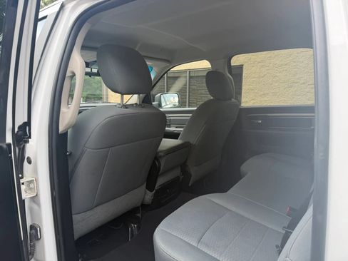 Used 2019 RAM 1500 Classic SLT AWD/4WD image 31