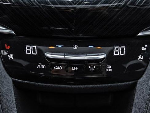 Used 2025 Cadillac XT6 Premium Luxury image 19