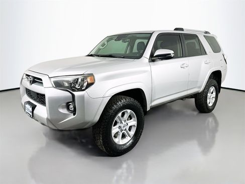 Used 2021 Toyota 4Runner SR5 Premium image 3