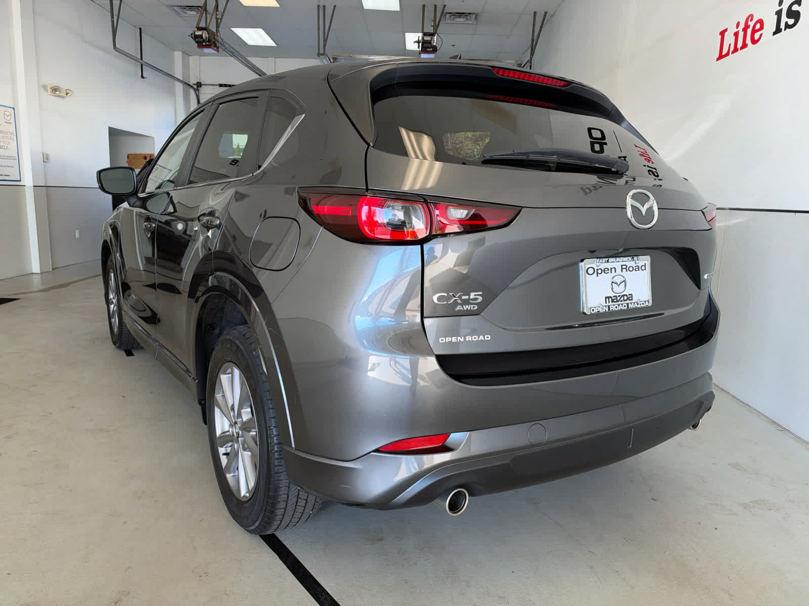 Used 2024 MAZDA CX-5 AWD 2.5 S w/ Select Package image 4