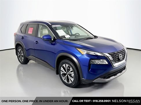 Certified 2021 Nissan Rogue SV w/ Premium Package image 3
