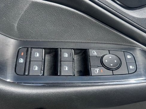 Used 2024 Nissan Rogue S image 24