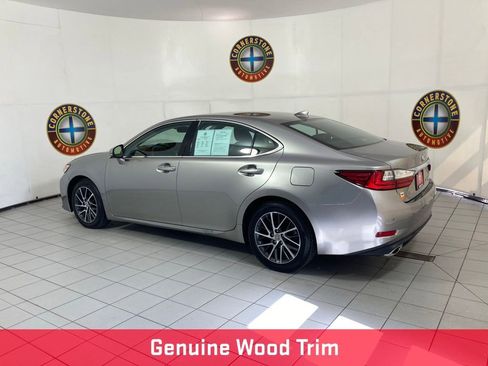 Used 2017 Lexus ES 350 w/ Luxury Package image 25