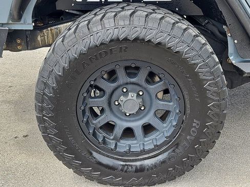 Used 2015 Jeep Wrangler Unlimited Sport w/ Quick Order Package 24S AWD/4WD image 7