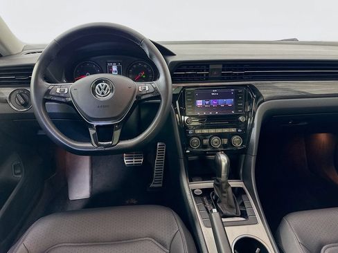 Used 2020 Volkswagen Passat 2.0T R-Line FWD image 22