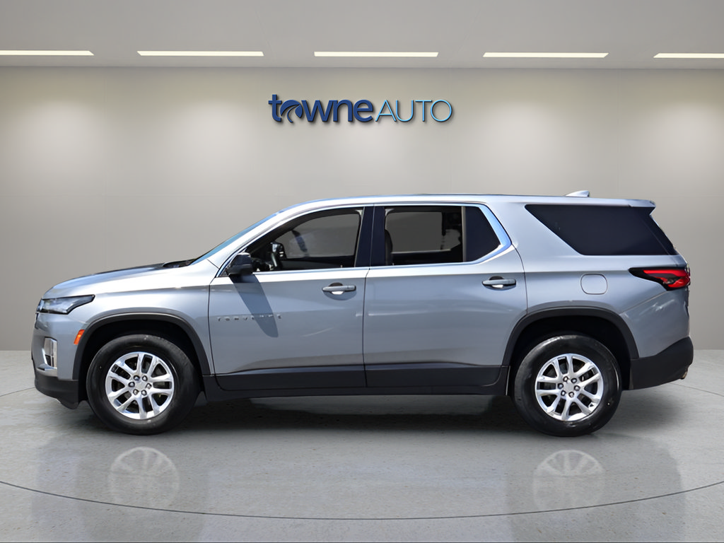 Used 2023 Chevrolet Traverse LS AWD/4WD image 2