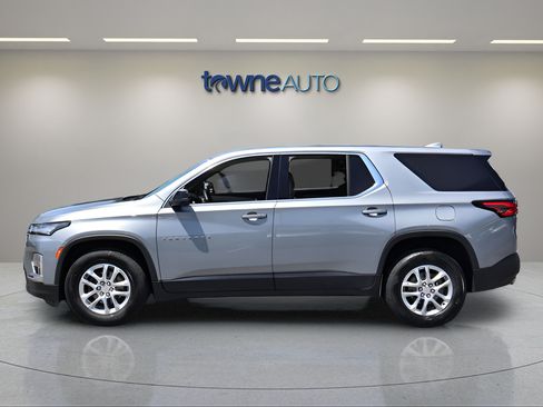 Used 2023 Chevrolet Traverse LS AWD/4WD image 2