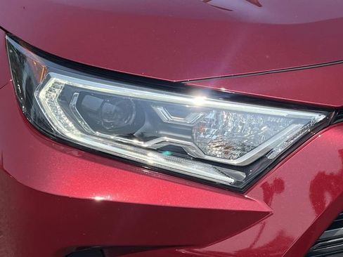 Used 2020 Toyota RAV4 Limited AWD/4WD image 9