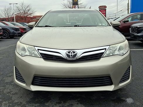 Used 2014 Toyota Camry L image 2
