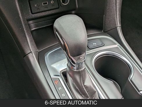 Used 2024 Chevrolet Equinox LT FWD image 20