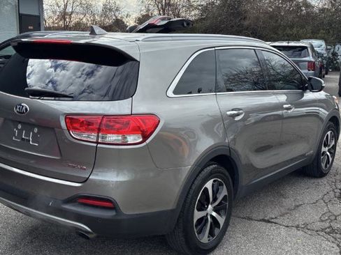 Used 2017 Kia Sorento EX image 7
