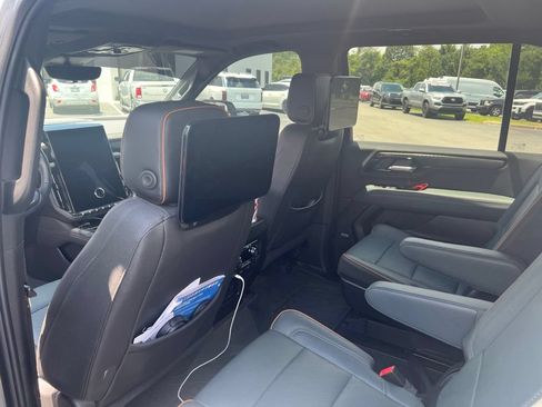 Used 2026 GMC Yukon XL AT4 AWD/4WD image 17