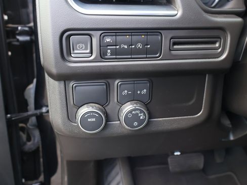 Used 2023 Chevrolet Suburban LS RWD image 22