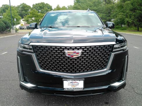 Certified 2024 Cadillac Escalade Premium Luxury AWD/4WD image 2