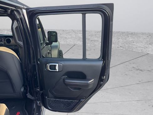 Used 2020 Jeep Gladiator Sport w/ Quick Order Package 24S image 37