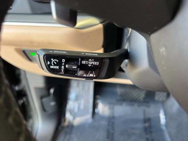 Used 2024 Porsche Cayenne Coupe AWD/4WD image 29