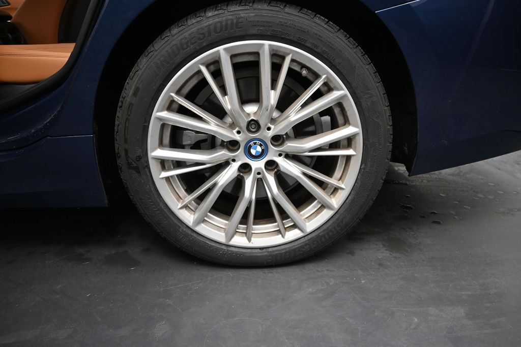 Used 2023 BMW 330e xDrive w/ Premium Package AWD/4WD image 14