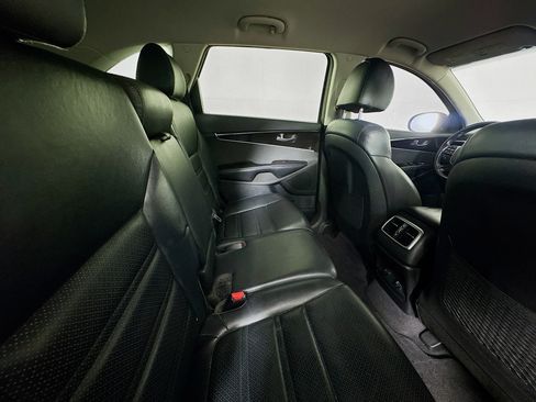 Used 2019 Kia Sorento EX FWD image 25