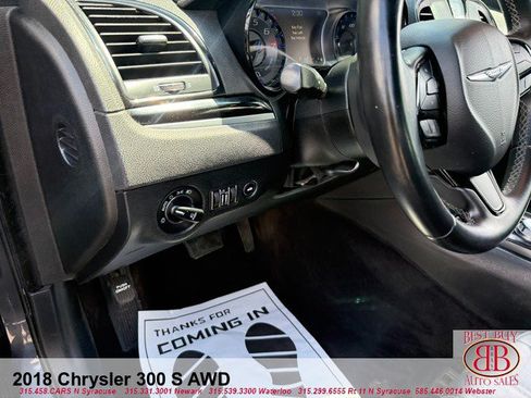 Used 2018 Chrysler 300 S AWD/4WD image 16