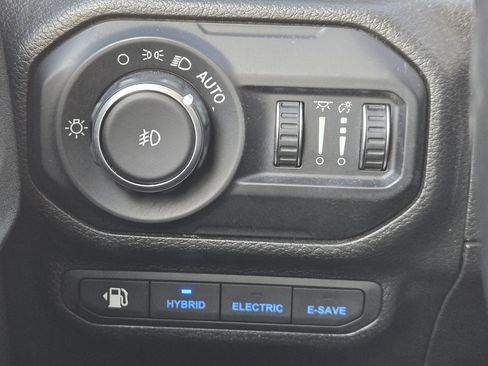 Used 2021 Jeep Wrangler Unlimited Sahara w/ Cold Weather Group image 25