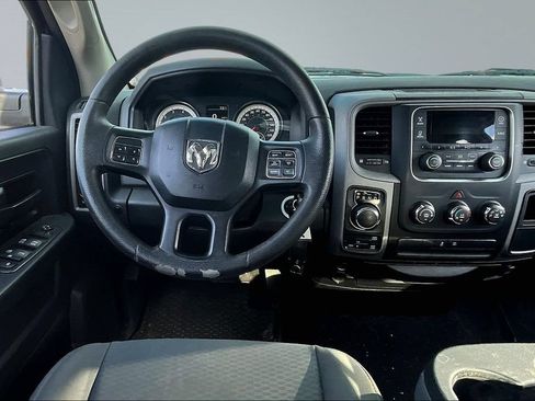 Used 2017 RAM 1500 Express AWD/4WD image 8