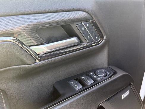 Used 2024 GMC Sierra 2500 AT4 w/ AT4 Premium Plus Package AWD/4WD image 10
