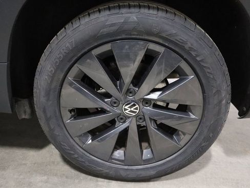 Used 2022 Volkswagen Taos S image 37